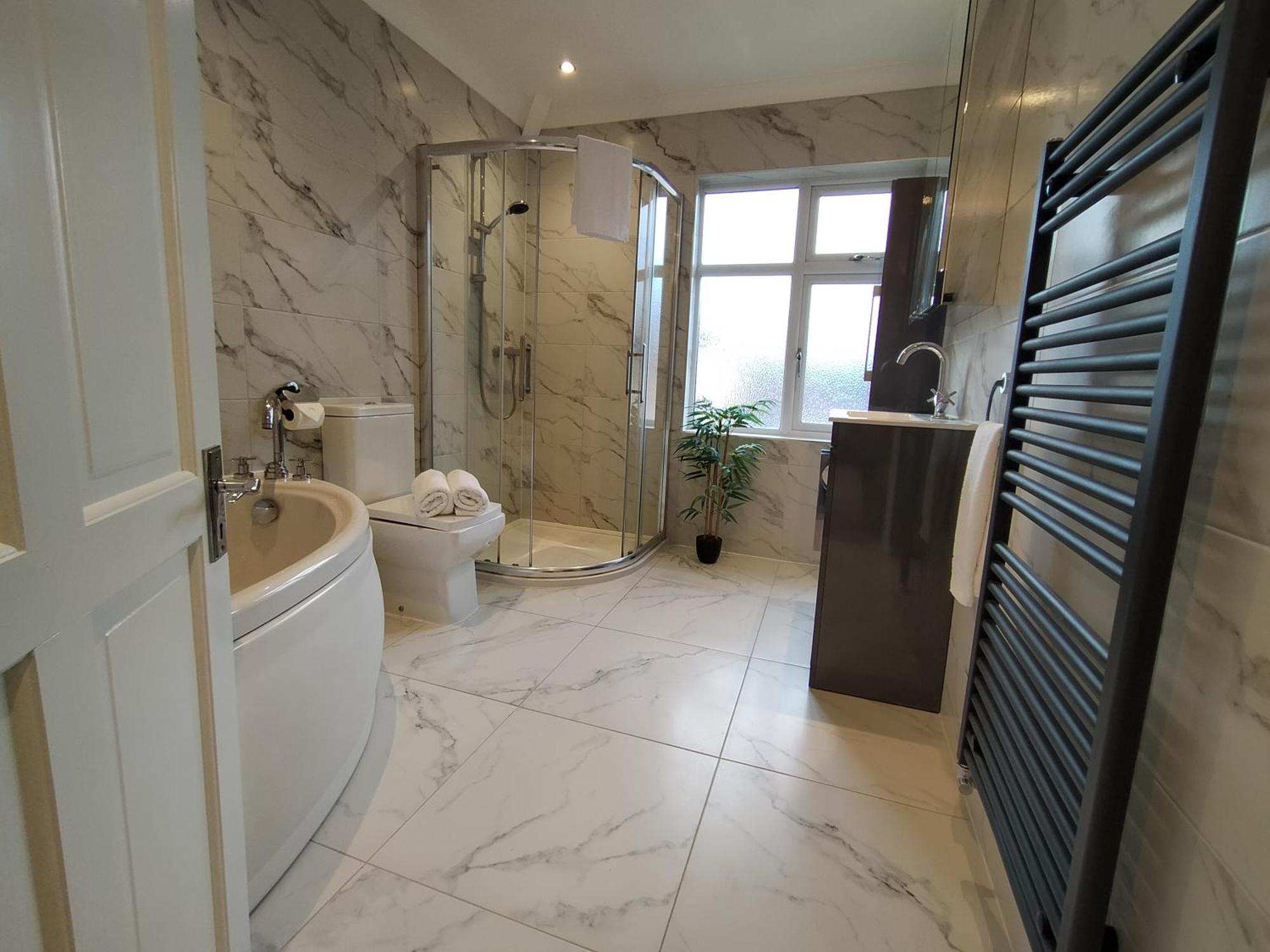 Sirius House - Sleeps 7, Driveway, Garden Villa Crewe Bagian luar foto