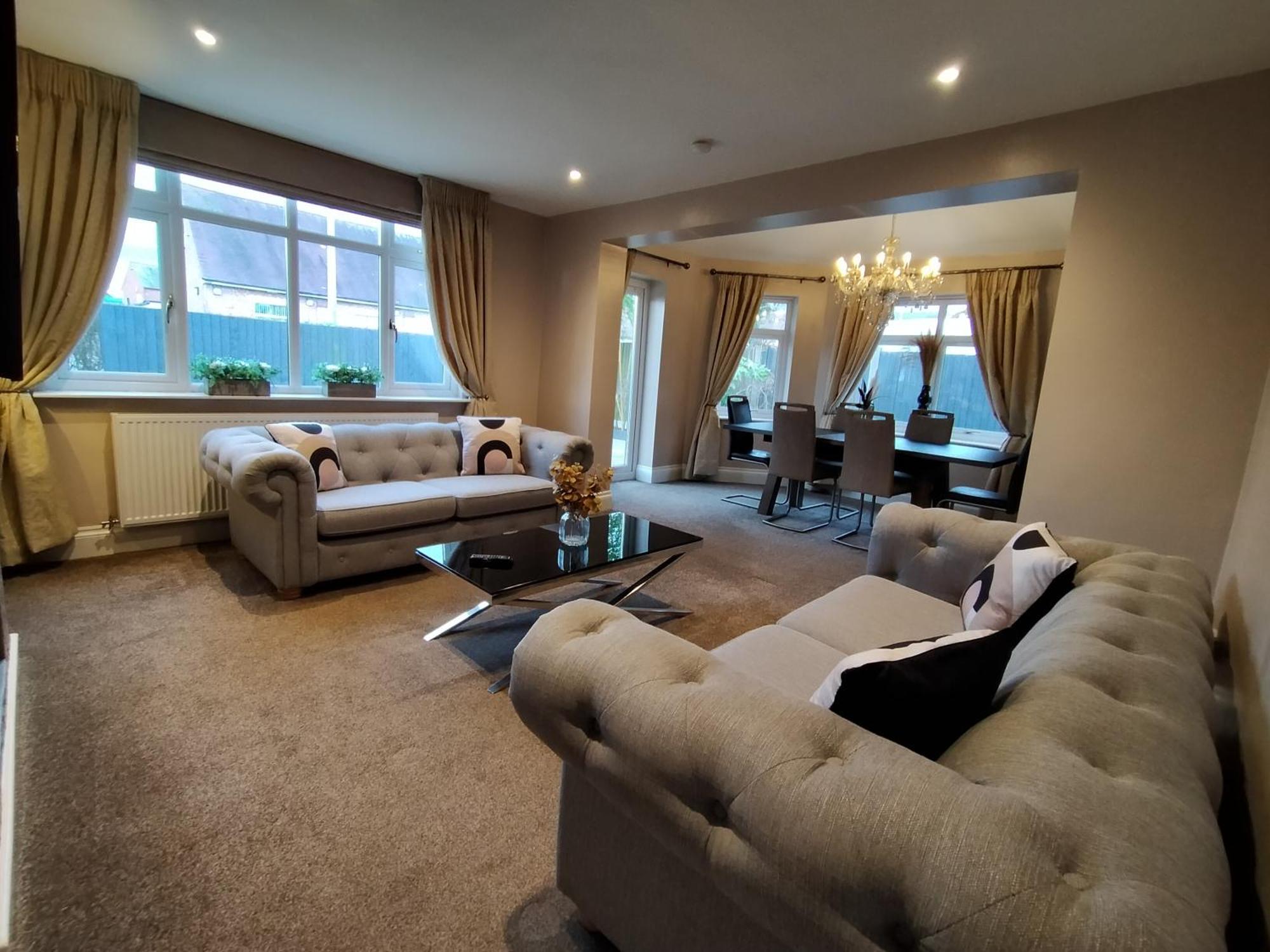 Sirius House - Sleeps 7, Driveway, Garden Villa Crewe Bagian luar foto